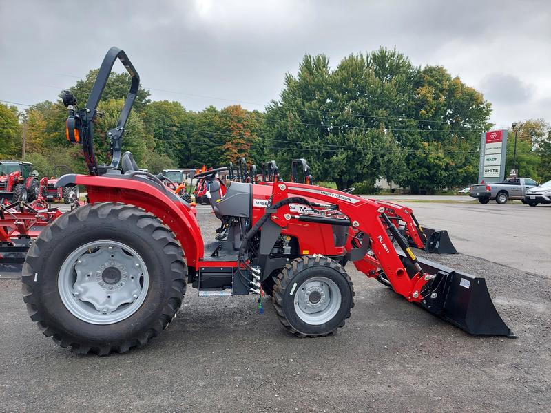 Tractors  MF1835M Photo